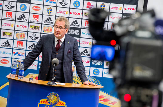 Förbundskapten Erik Hamrén presenterar truppen