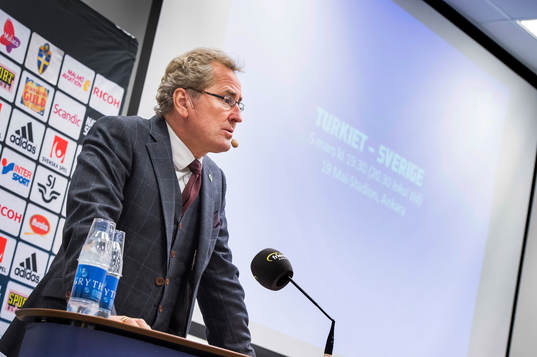 Förbundskapten Erik Hamrén presenterar truppen