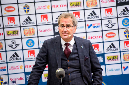 Förbundskapten Erik Hamrén presenterar truppen