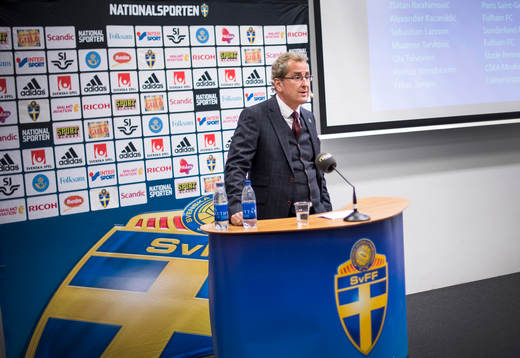 Förbundskapten Erik Hamrén presenterar truppen