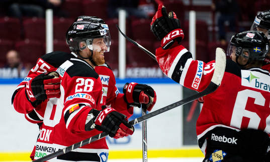 Malmö Redhawks Jens Olsson jublar