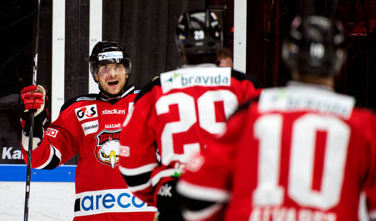Malmö Redhawks Brian Ihnacak jublar