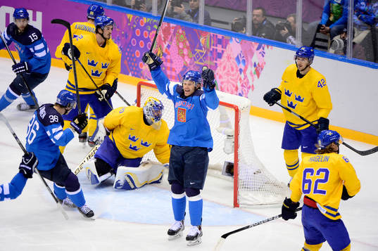 Finlands Olli Jokinen jublar
