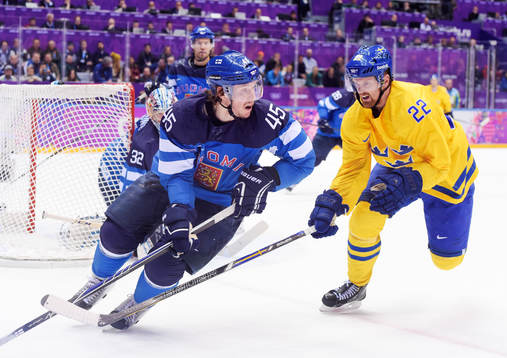 Finlands Sami Vatanen och Sveriges Daniel Sedin
