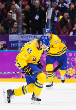 Sveriges Erik Karlsson jublar