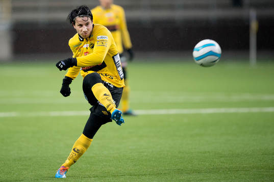 Elfsborgs Mikkel Beckmann gör 1-1 på frispark