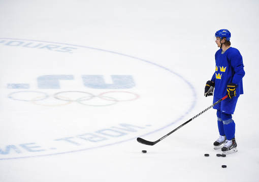 Erik Karlsson på Sveriges ishockeylandslags träning