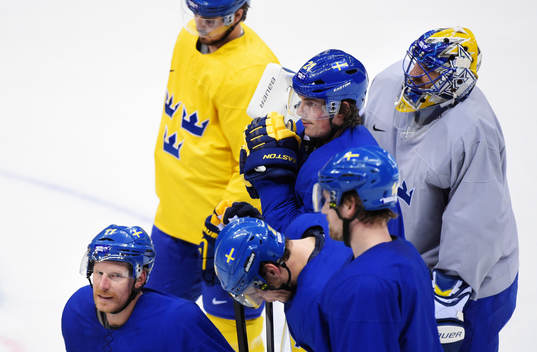 Daniel Alfredsson, Loui Eriksson och målvakten Henrik