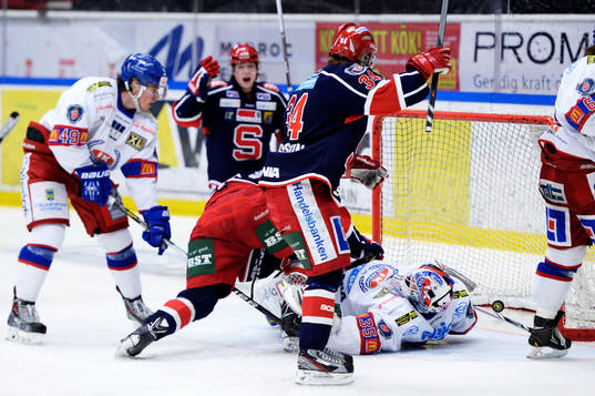Södertäljes Jake Marto jublar