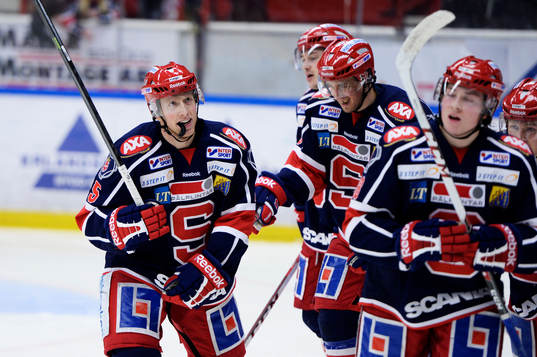 Södertäljes Jake Marto jublar