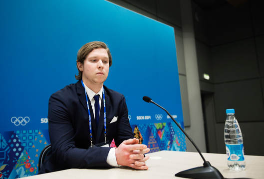 Dopingmisstänkta Nicklas Bäckström på en presskonferens