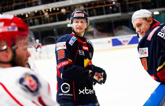 Djurgårdens Michael Holmqvist  i ordväxling med