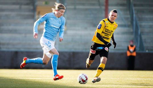 Malmös Simon Kroon och Mjällbys Kristian Haynes
