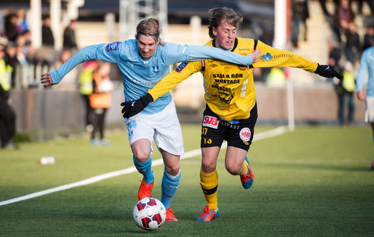 Malmös Simon Kroon och Mjällbys Robin Strömberg