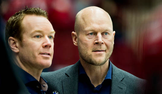 Almtunas assisterande tränare Marcus Ragnarsson och