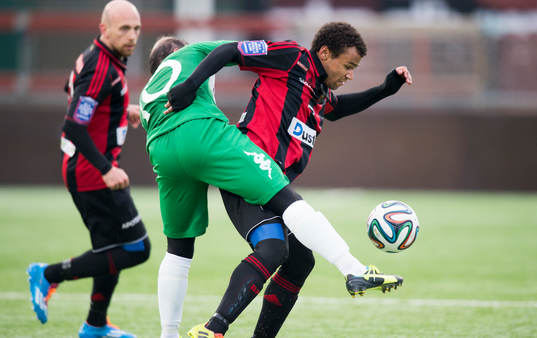 Hammarbys Kennedy Bakircioglü och BPs Serge-Junior