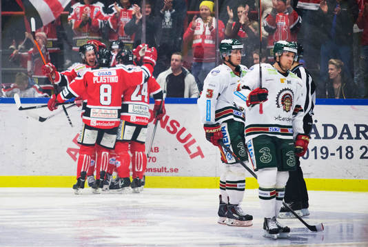 Örebros Henrik Löwdahl gör 1-0 och jublar med Örebros