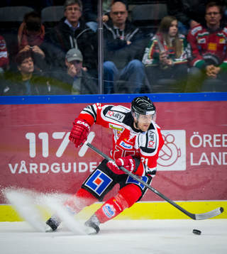 Örebros Brett Sterling i SHL mellan Örebro och Frölunda