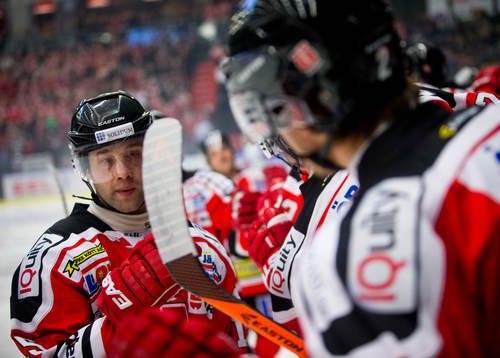 Örebros Henrik Löwdahl gör 1-0 och jublar med Örebros