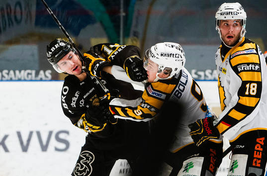 s Mark Hurtubise  och Skellefteås  Viktor Arvidsson  i