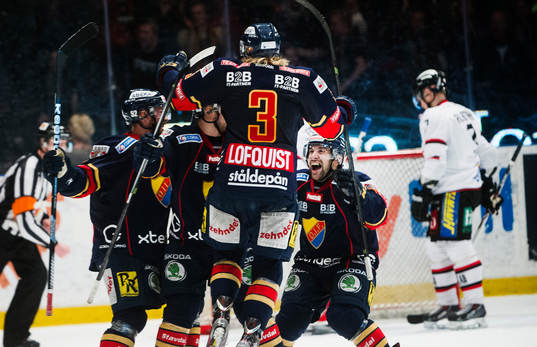 Djurgårdens spelare  jublar