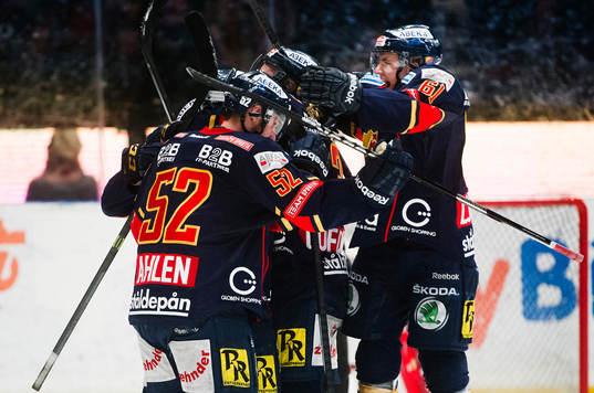 Djurgårdens spelare  jublar