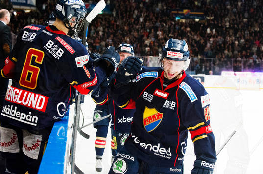 Djurgårdens Dustin Johner jublar