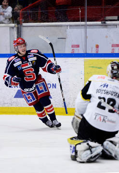 Södertäljes Sebastian Bengtsson jublar