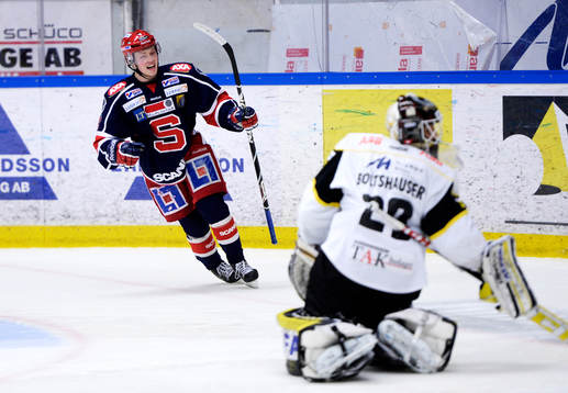 Södertäljes Sebastian Bengtsson jublar