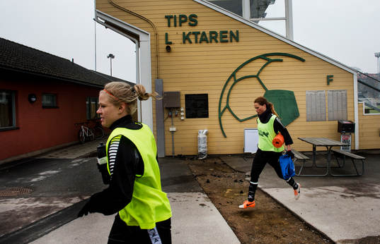 Rosengårds Katrin Schmidt och Sara Björk Gunnarsdottir