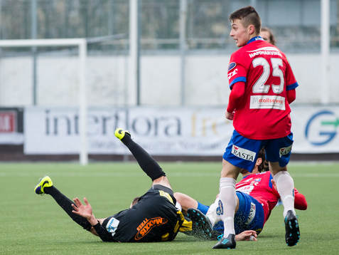 Häckens Leonard Zuta landar illa pga en lufttur