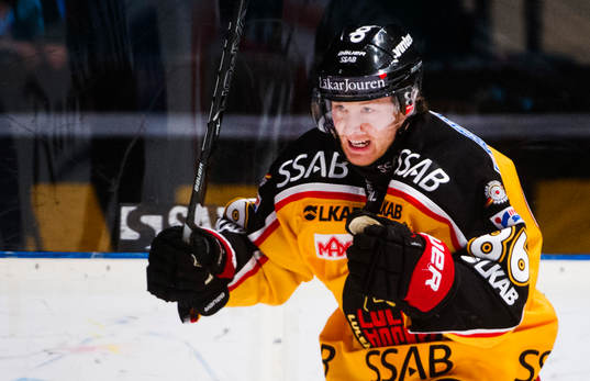 Luleås Linus Klasen jublar