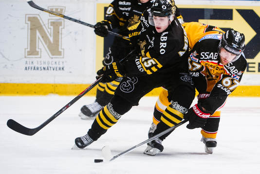 s Jonathan Andersson  och Luleås Linus Omark