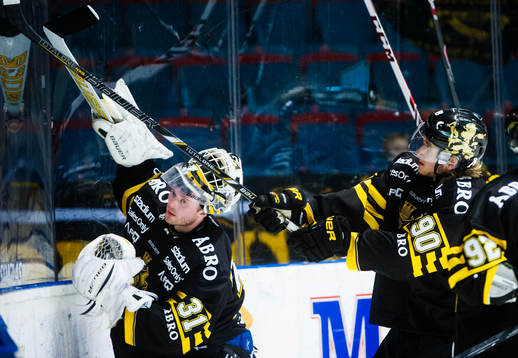 s målvakt Daniel Larsson  och Christopher Aspeqvist