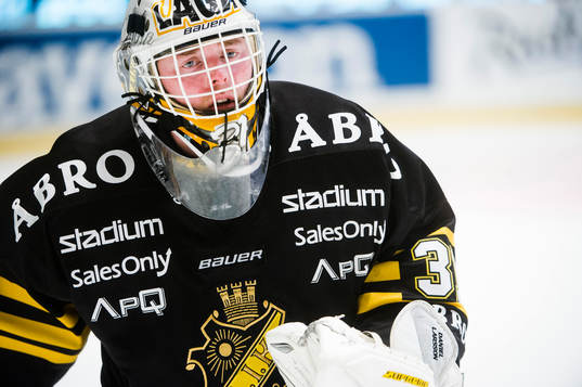 s målvakt Daniel Larsson
