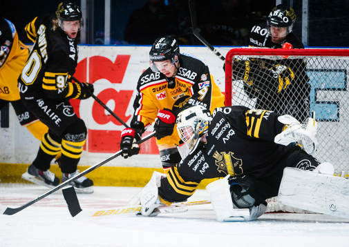 s målvakt Daniel Larsson