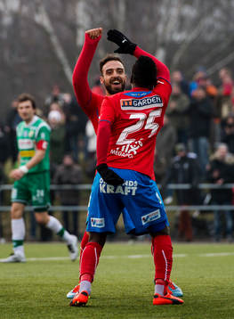 Helsingborgs Abdul Rahman Khalili och David Accam jublar