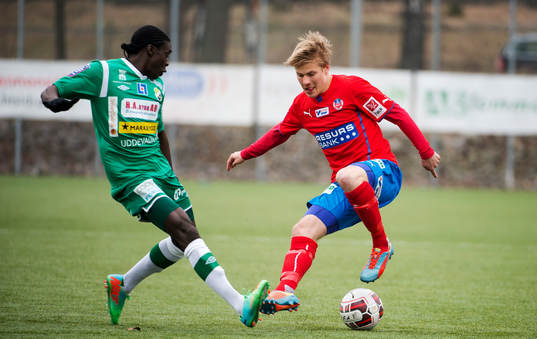 Ljungskiles Ken Sema och Helsingborgs Andreas Landgren