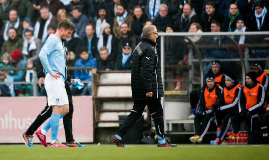 Malmös Markus Rosenberg utgår skadad