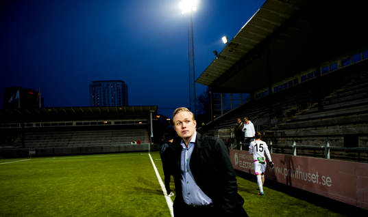 FC Rosengårds tränare Jonas Eidevall deppar