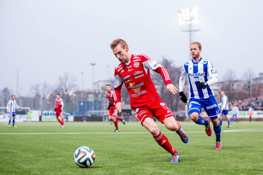 Värnamos Tobias Englund stegen före IFK Göteborgs Robin