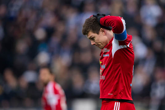 Värnamos lagkapten Martin Claesson lite groggy