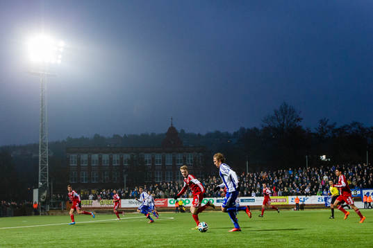 IFK Göteborgs Ludwig Augustinsson driver upp bollen