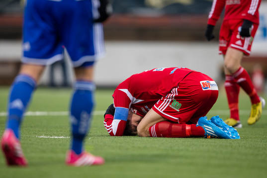 Värnamos lagkapten Martin Claesson lite groggy