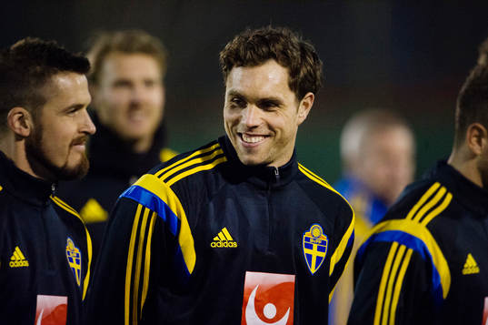 Johan Elmander skrattar