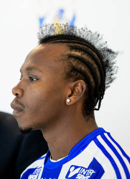 IFK Göteborg presenterar nyförvärvet May Mahlangu på en