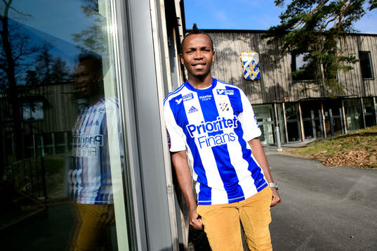 IFK Göteborg presenterar nyförvärvet May Mahlangu på en