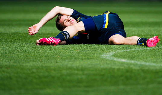 Johan Elmander stretchar