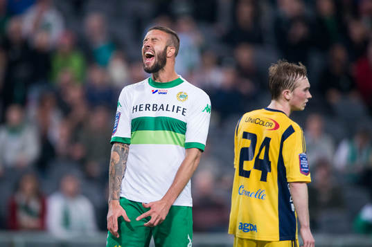Hammarbys Andreas Haddad skriker ut sin ilska
