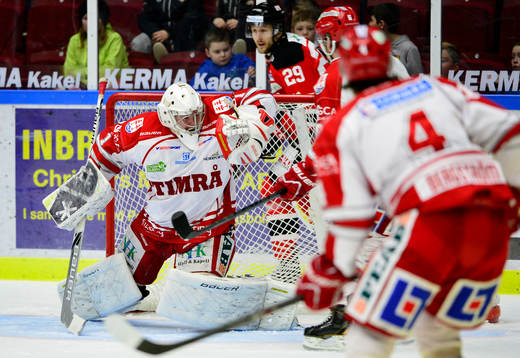 Malmö Redhawks Marcus Olsson (ej i bild) gör 1-0 bakom